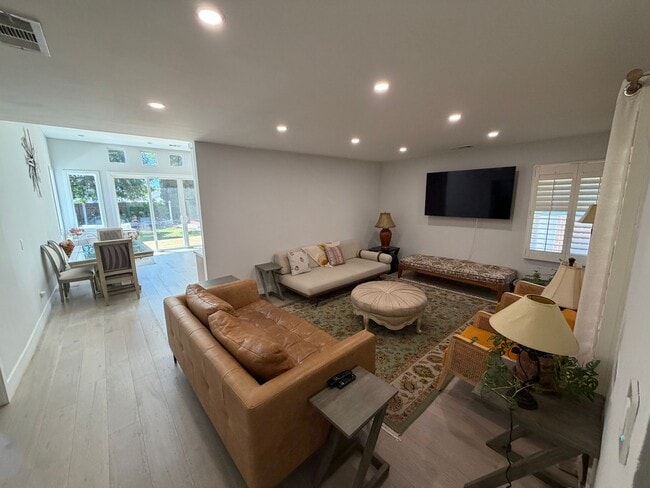 Building Photo - 772 Viader Ct