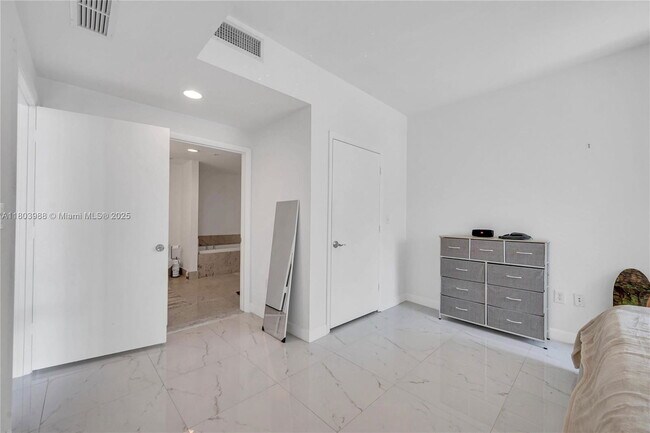 Foto del edificio - 253 NE 2nd St