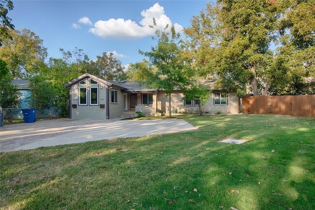 Photo - 1000 W Saint Johns Avenue House