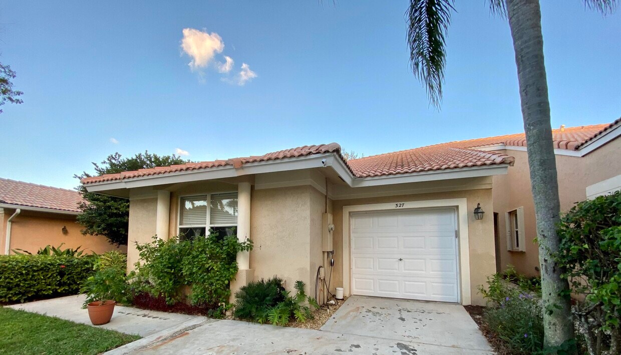 327 E Coral Trace Cir, Delray Beach, FL 33445 House Rental in Delray