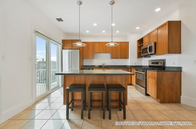 Foto del edificio - 467 E 8th St