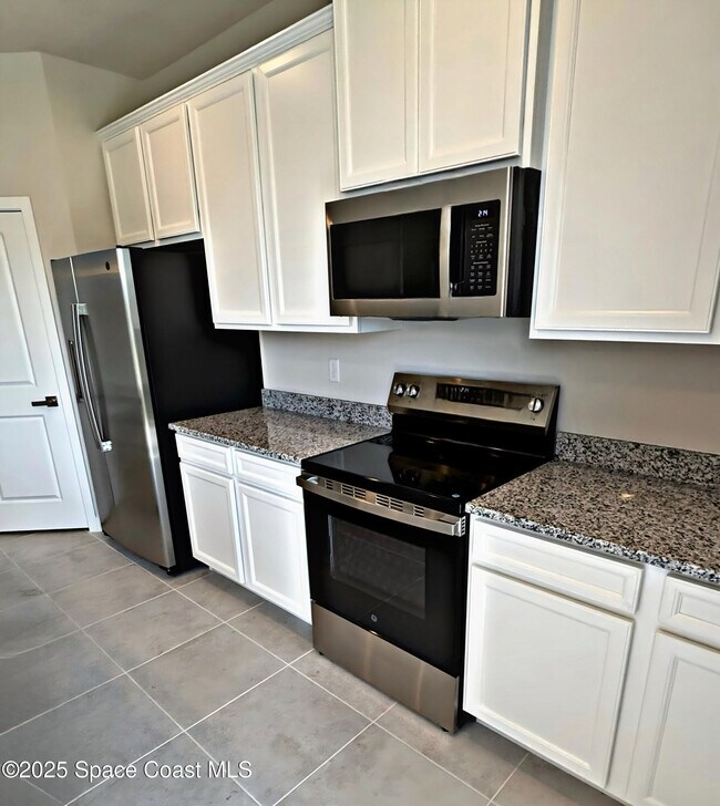 Foto del edificio - 1685 Kendall Pointe Pl