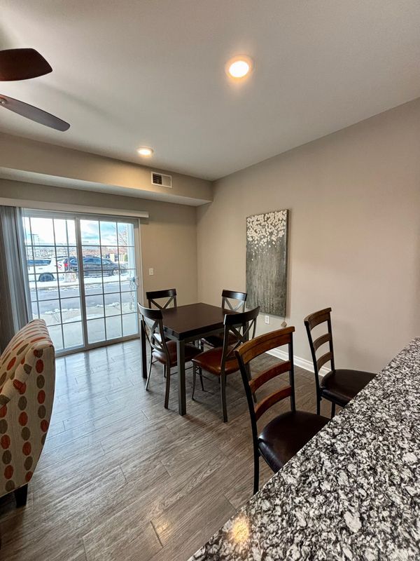 Foto del edificio - 2493 Sweet Home Rd