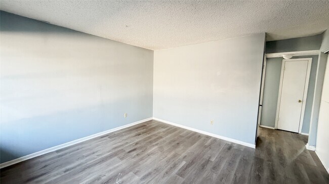 Foto del edificio - 111 S Drew Ave