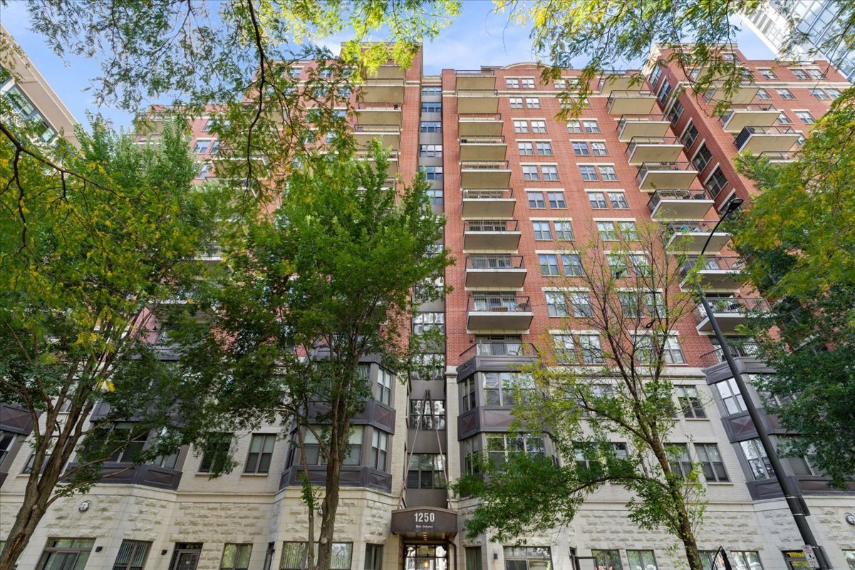 Foto principal - 1250 S Indiana Ave