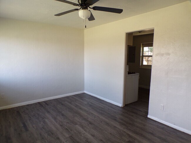 Foto del edificio - 2317 NW Bell Ave