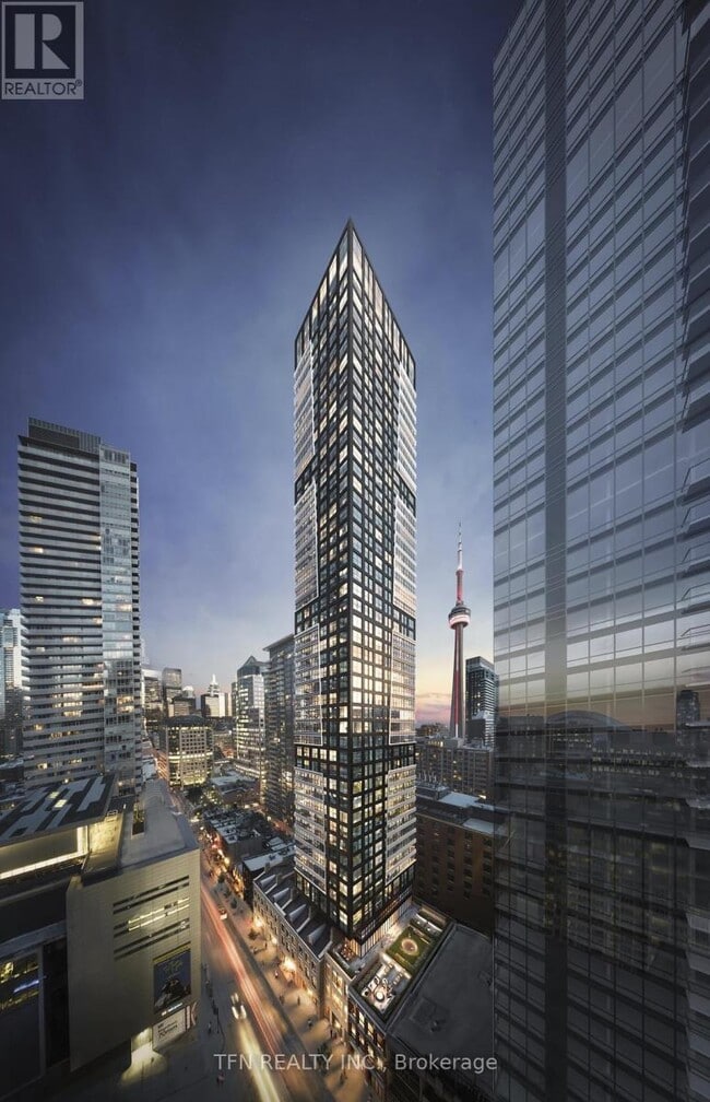 Building Photo - 327 King St W