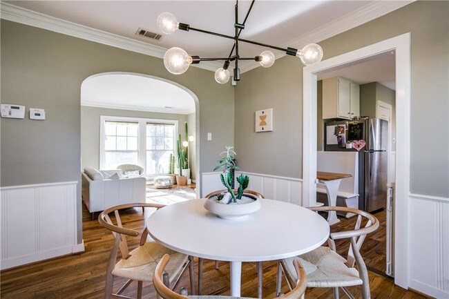 Foto del edificio - 9451 Tarleton St