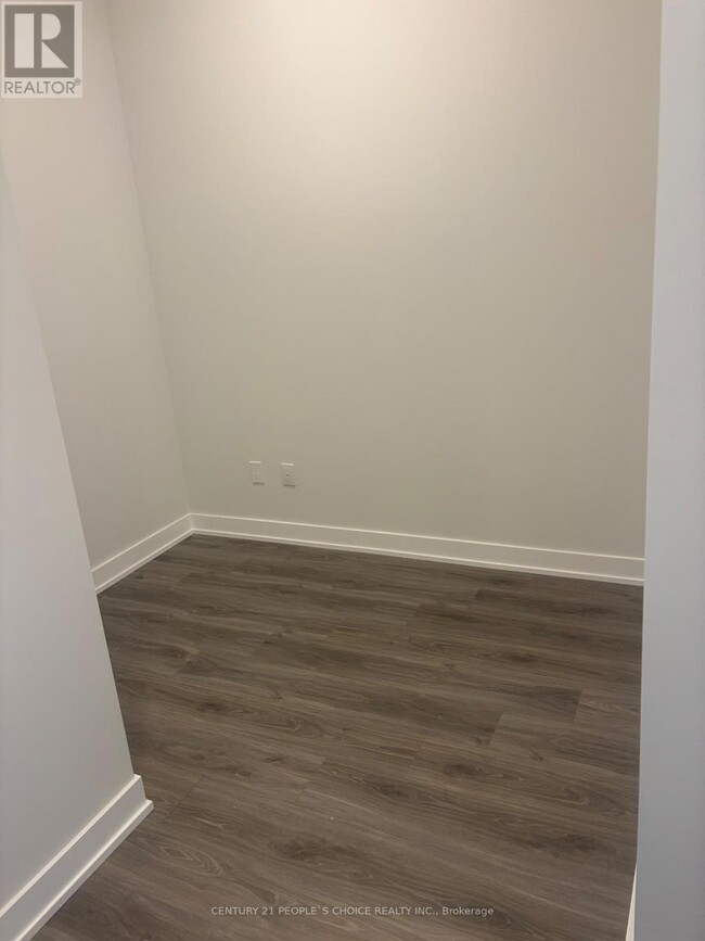 Photo du bâtiment - 430-3430 Square One Dr