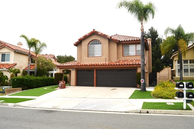 Building Photo - 1141 Vista Lomas Ln