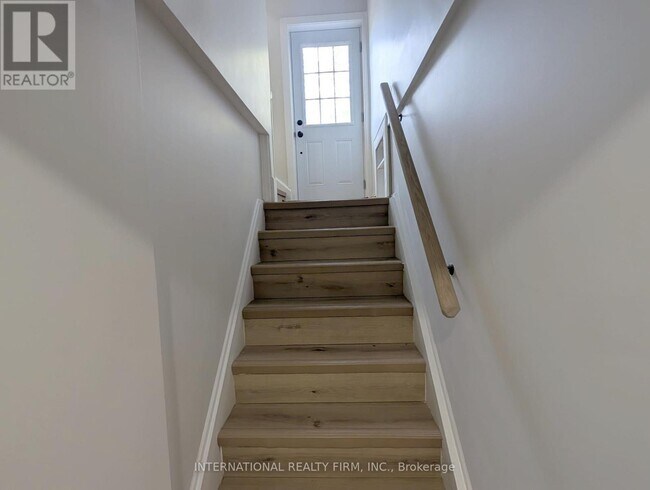 Photo du bâtiment - 198 Cherrywood Dr