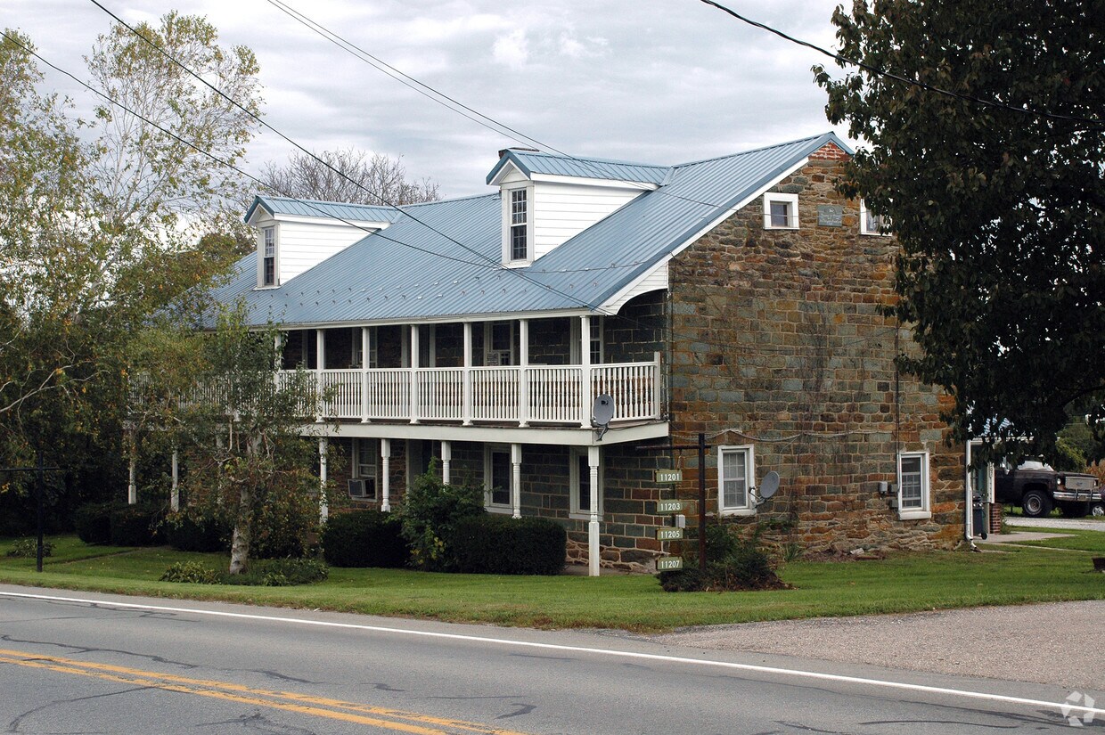 Building Photo - 11201-11207 Susquehanna Trl