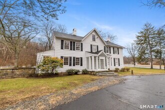 Building Photo - 523 Danbury Rd