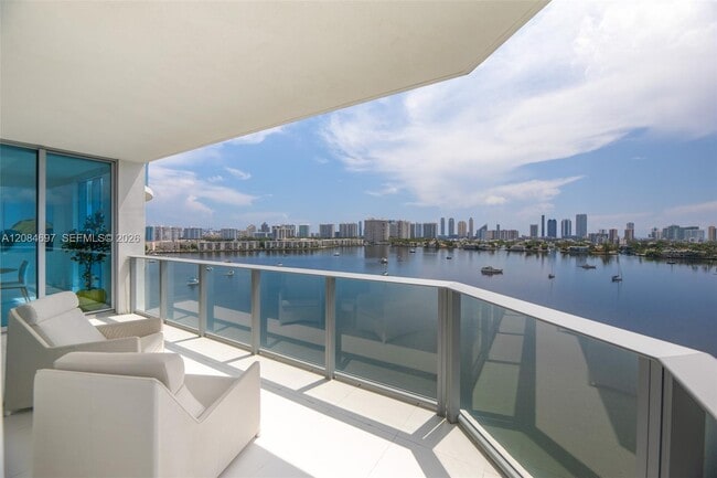 Building Photo - 17111 Biscayne Blvd