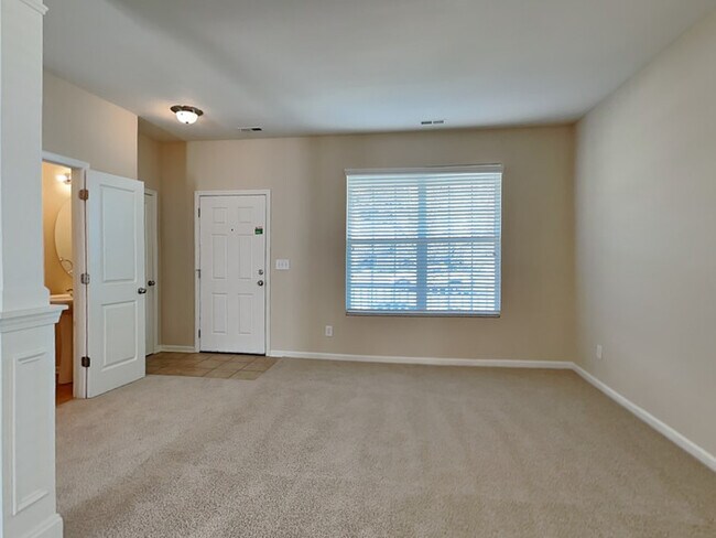 Building Photo - Stylish Home with Open Layout and Expanded...