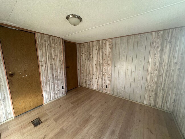 Foto del edificio - 450 Harmon Ln