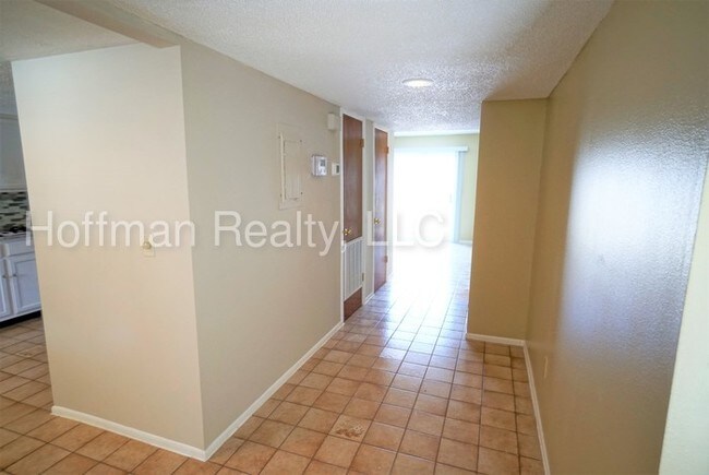 Building Photo - 3432 Sunrise Villas Ct N