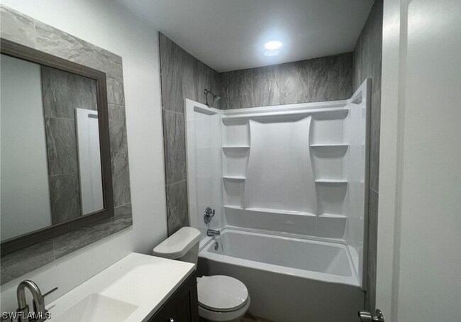 Foto del edificio - Carmen Ave - Fourplex