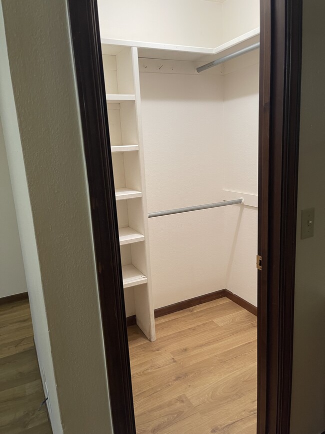Foto del edificio - 2503 Aster Ln