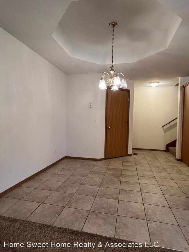 Building Photo - 3 br, 2 bath House - 1267 S Pinhook Dr