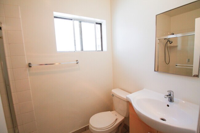 Foto del edificio - 15339 Weddington St