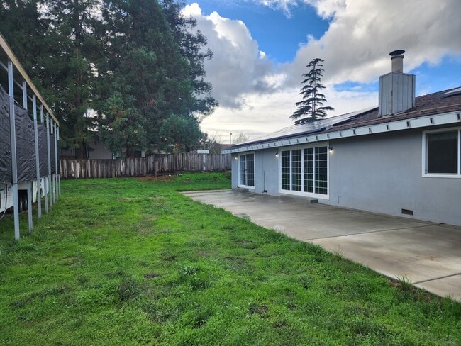 Building Photo - 17824 Pesante Rd