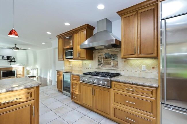 Foto del edificio - Gorgeous, Spacious and Move In Ready Home!