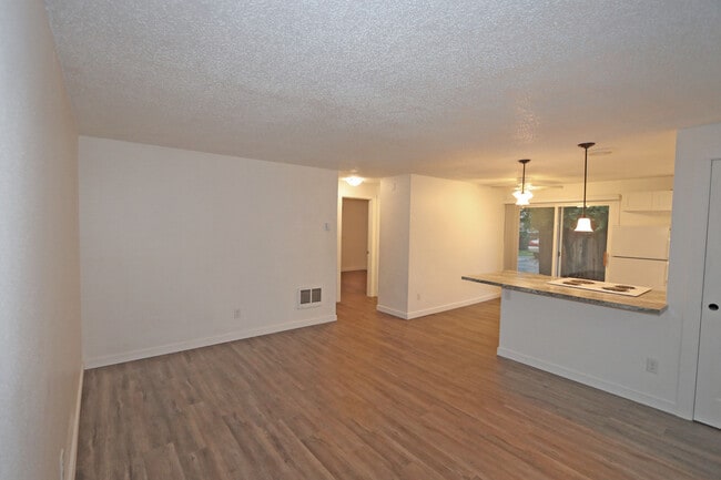 Building Photo - 1647 Salishan St SE