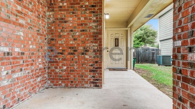 Building Photo - Unit