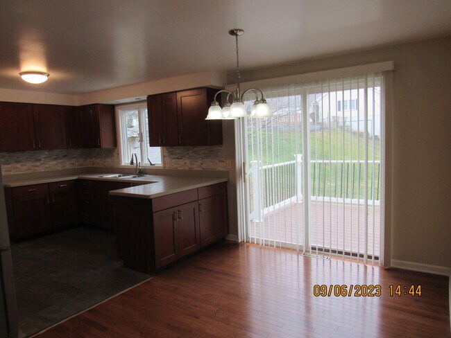 Building Photo - 63 Beacon Hills Dr N