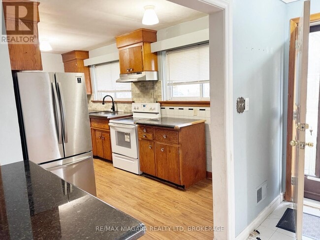 Building Photo - 6427 Burdette Dr