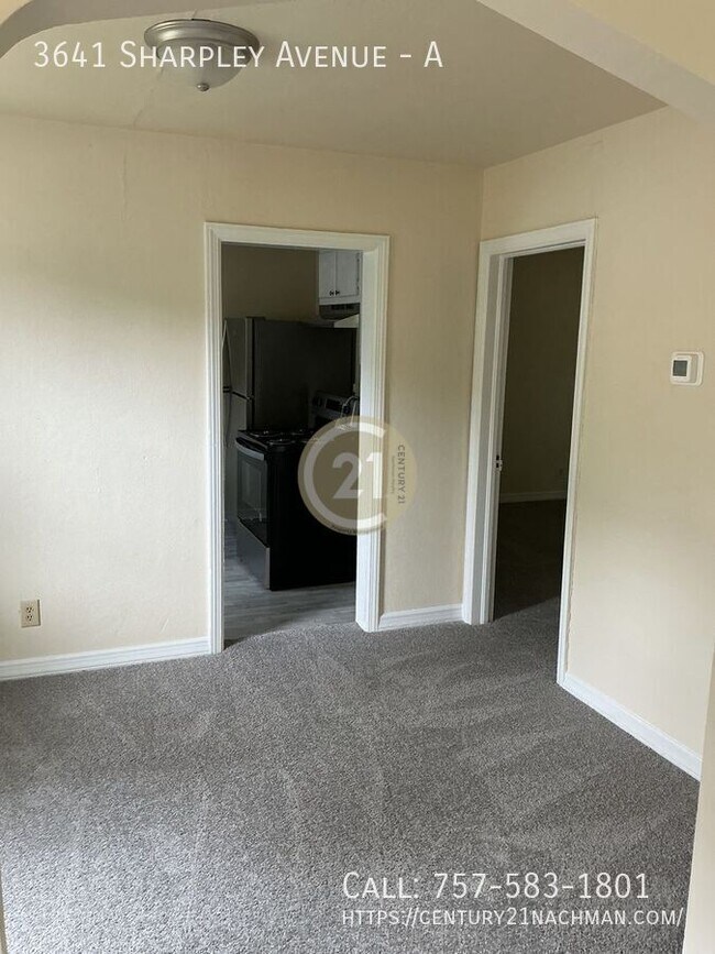 Foto del edificio - 3641 Sharpley Ave