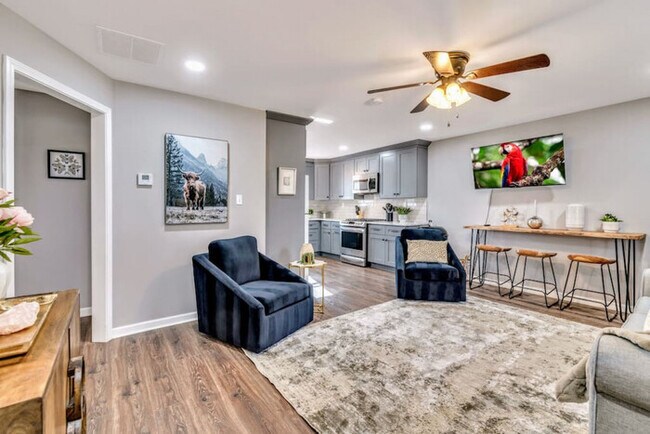 Building Photo - Lawson Way  Chamblee - 2BR - Pet Friendly ...