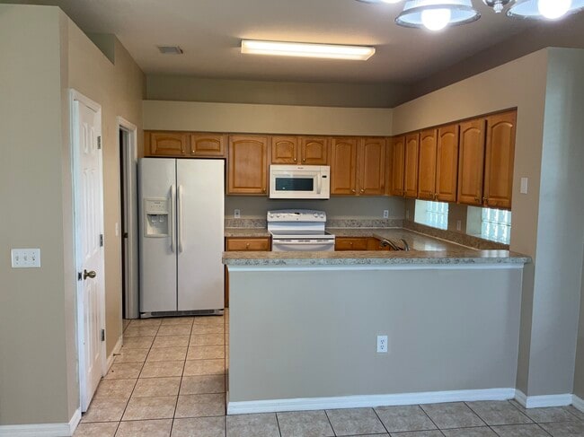 Building Photo - 2804 Spring Meadow Dr