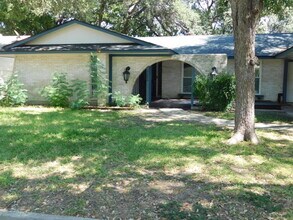 Building Photo - 3606 Lakefield St