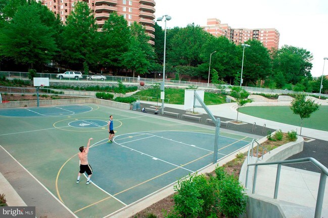 Building Photo - 1276 N Wayne St