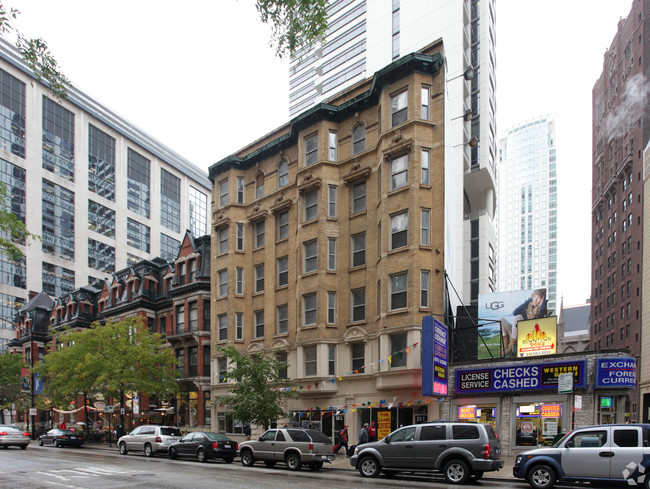 Foto del edificio - 56-60 E Chicago Ave