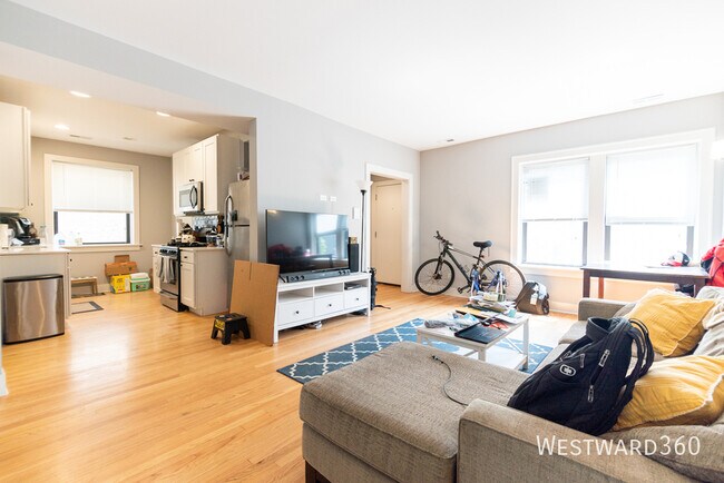 Foto del edificio - 2032 W Berwyn Ave