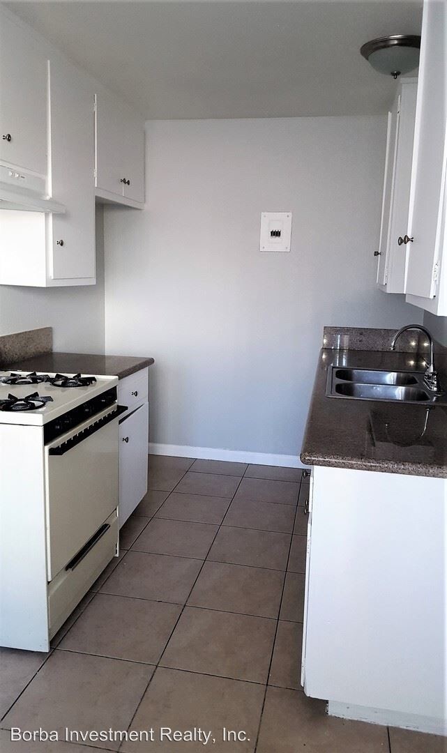 Foto del edificio - 16206 Eucalyptus Ave