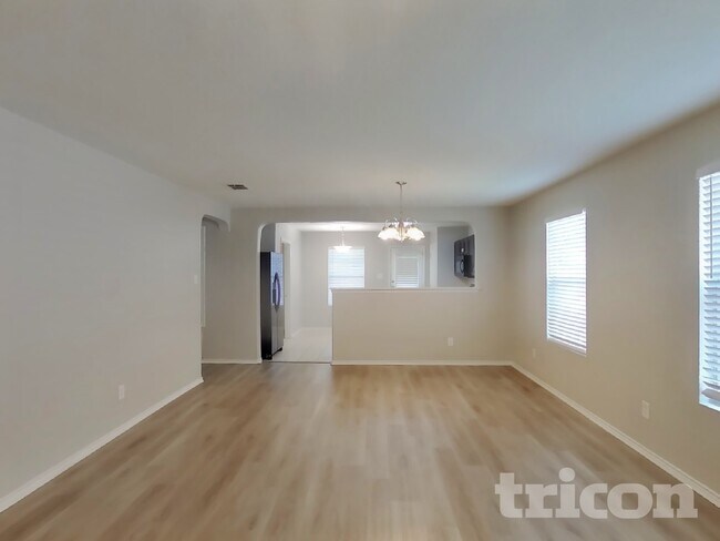 Foto del edificio - 8615 Silver Willow