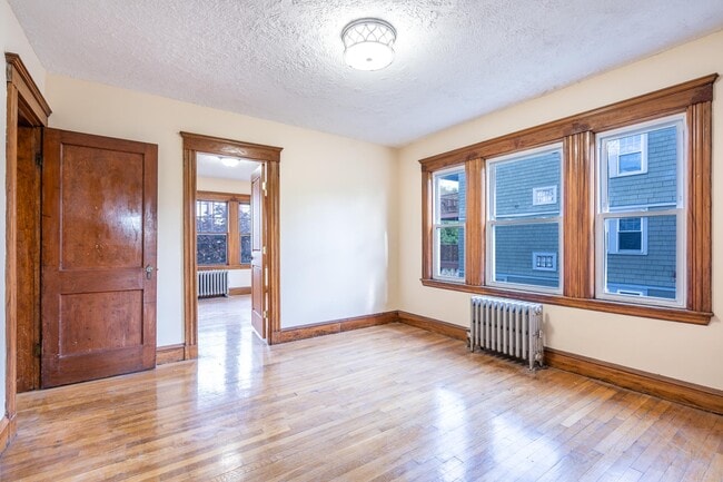 Building Photo - 167 Forest Hills St