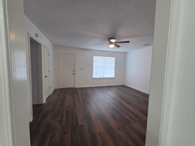 Foto del edificio - 2518 Derbyshire Ave