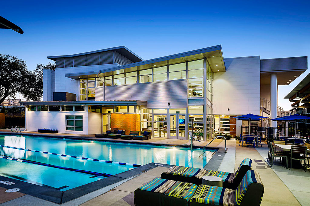 Sparkling Relaxation Pool and Spa - Capitol Yards