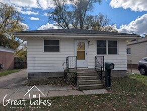 Building Photo - 2368 Waltz Ave