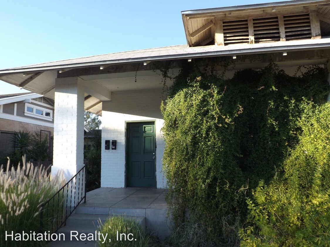 Foto del edificio - 243 E University Blvd