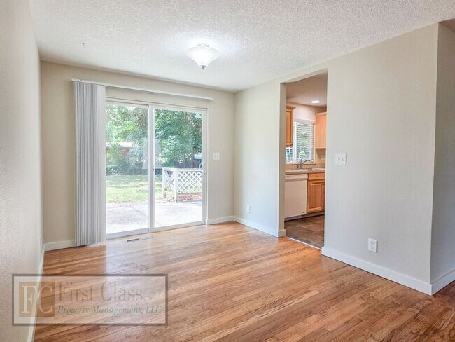 Foto del edificio - 17640 SW Shaw St
