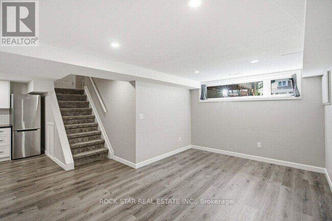 Building Photo - 43 Maitland St