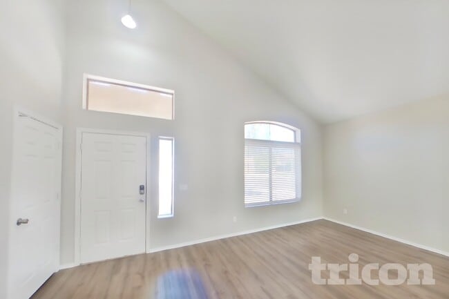 Building Photo - 16191 N 157th Dr