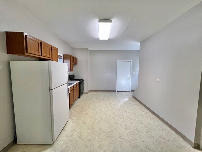 Building Photo - Affordable 2 bedroom home!
