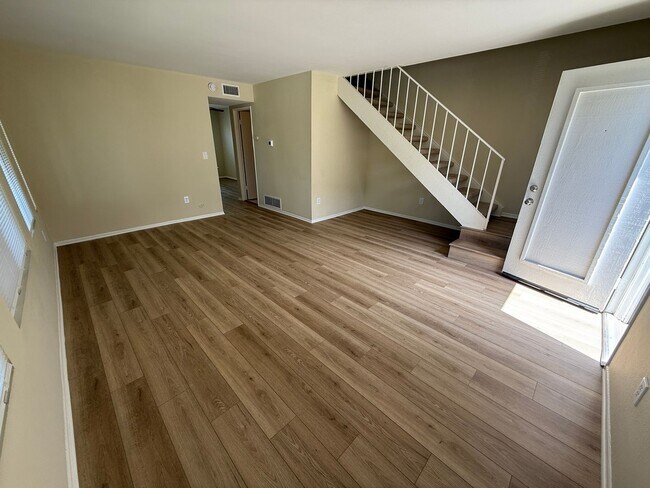 Foto del edificio - $1000 OFF FIRST MONTH'S RENT! Walnut Squar...
